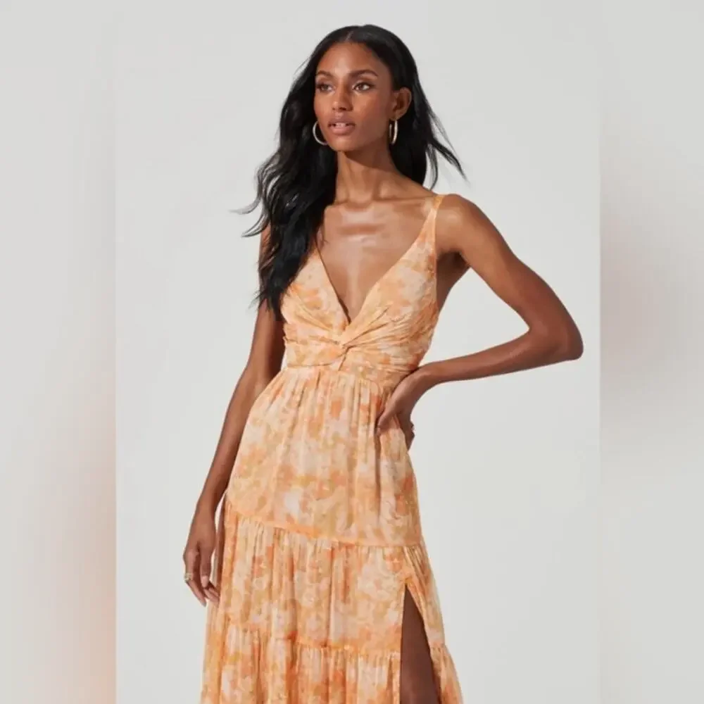 ASTR The Label Elsa Floral Tiered Maxi Dress Size Small - Picture 3 of 6